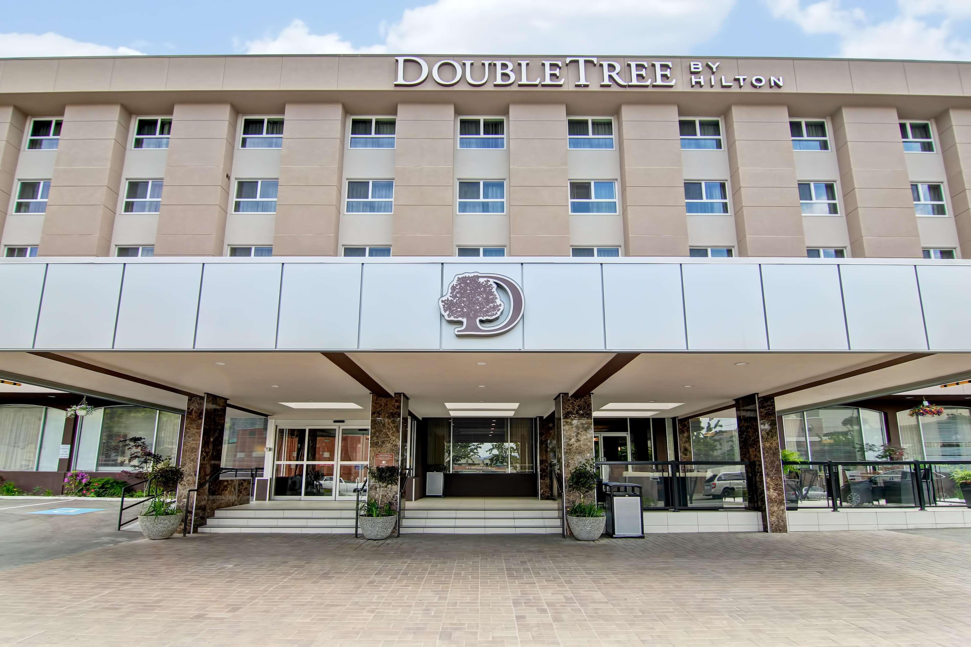 Отель Doubletree By Hilton - Камлупс Экстерьер фото